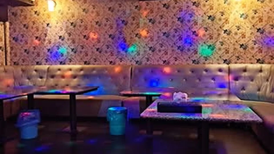 雪在燒原夜來香KTV時尚會館封面照片