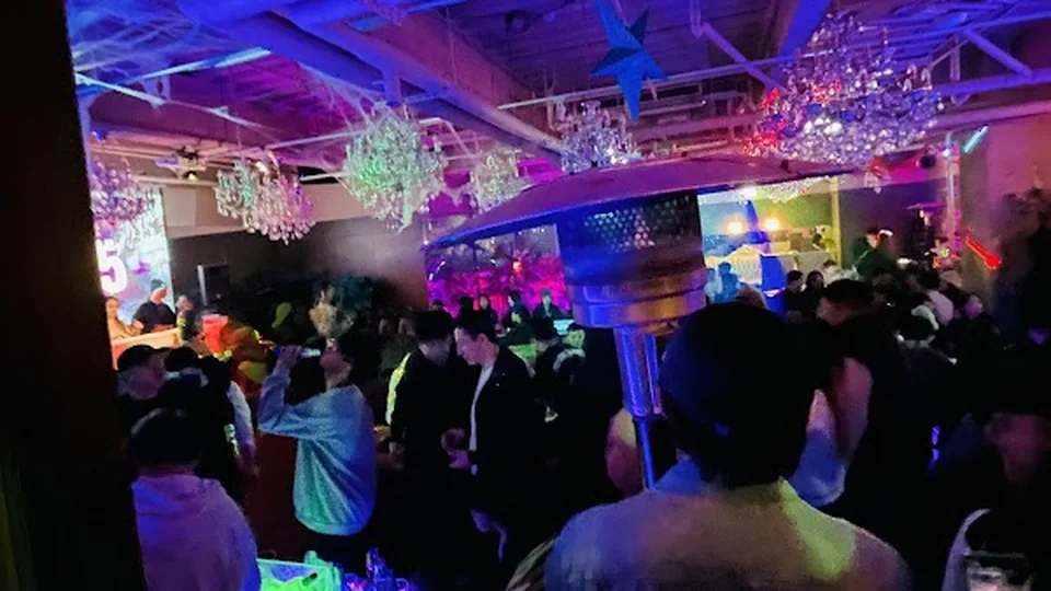 Again Pub 台中西屯區 逢甲酒吧、Pub酒吧店家實拍照片