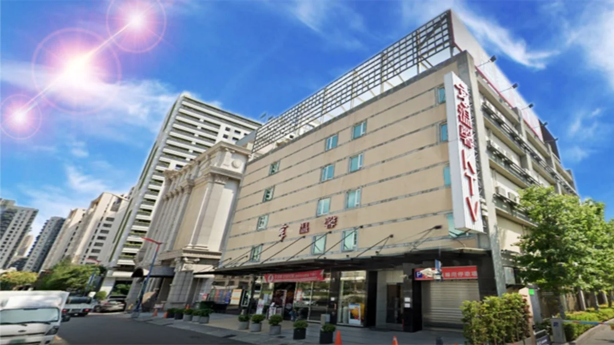 享溫馨KTV西屯朝馬店青海南街建築與店面入口外觀